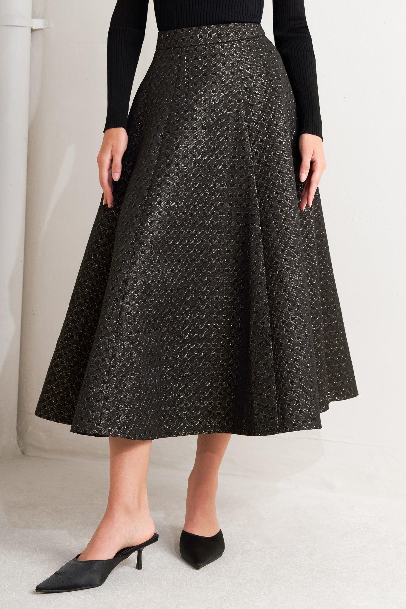 Flying Tomato Evening Sculpt Metallic Woven Circle Skirt in black/gold
