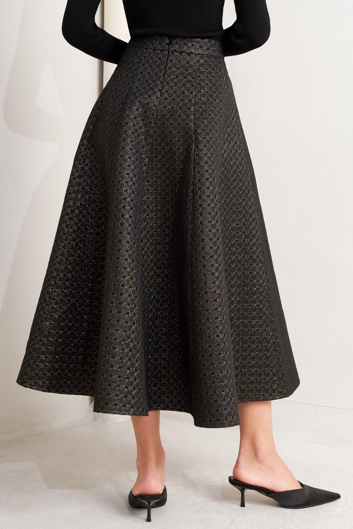 Flying Tomato Evening Sculpt Metallic Woven Circle Skirt in black/gold