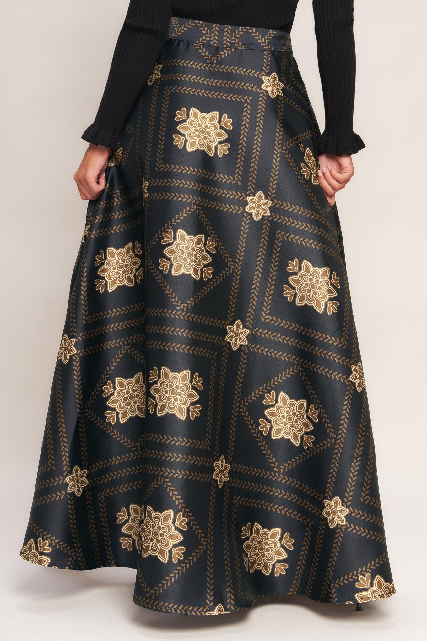Flying Tomato Ornamental Nights Woven Maxi Circle Skirt in black