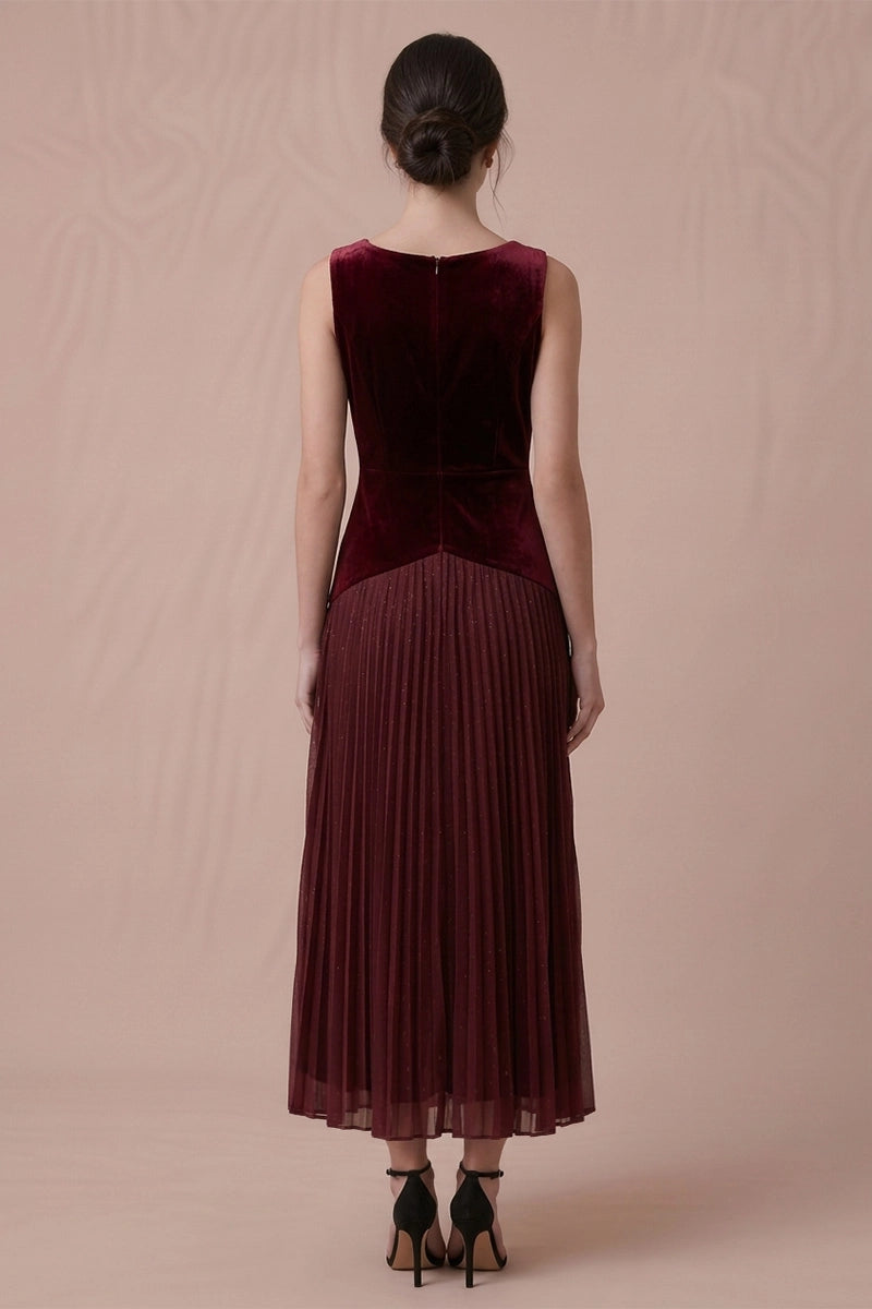 Merlot Starlight velvet midi dress, back zipper and pleated skirt view