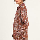 Séverine Passila Chocolate shirt, side model view on an ivory studio backdrop