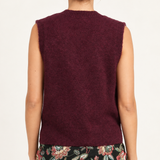 Solène burgundy sweater vest with floral trousers — back